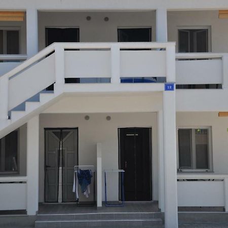 Apartments Istuk Vir Exteriör bild