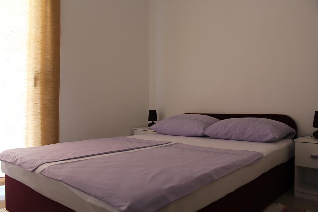 Apartments Istuk Vir Rum bild