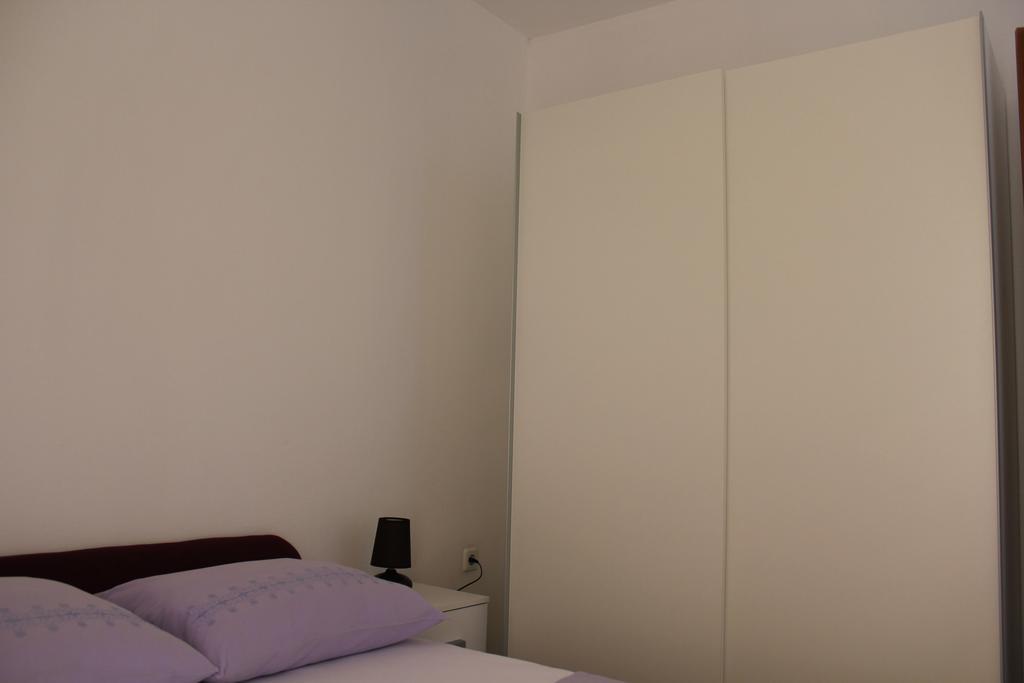 Apartments Istuk Vir Rum bild