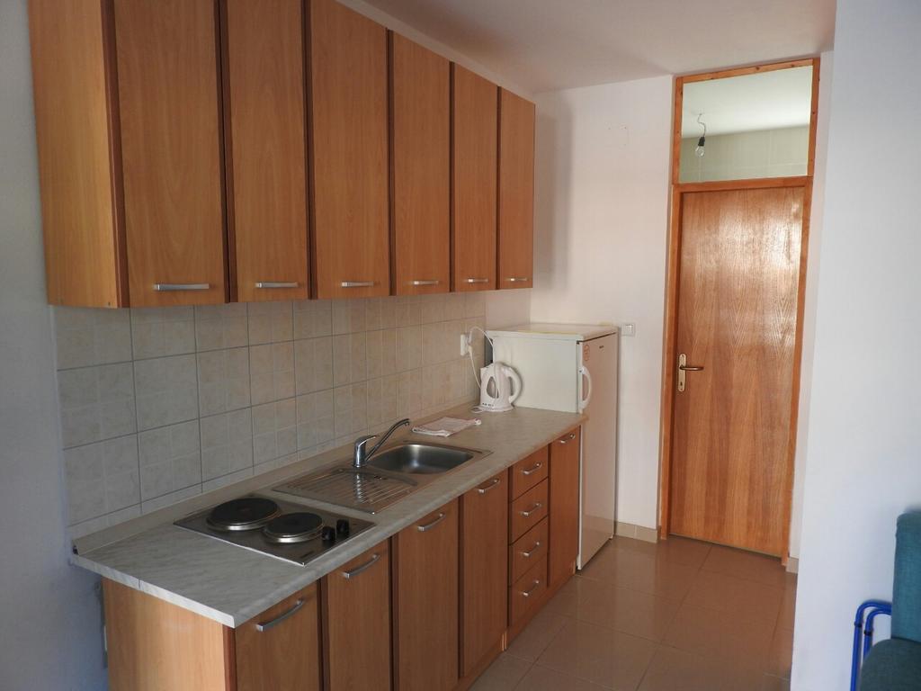 Apartments Istuk Vir Exteriör bild